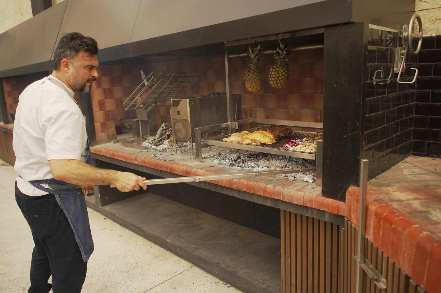 Tagwood BBQ Insert Style Argentine Santa Maria Wood Fire & Charcoal Gaucho Grill without firebricks | BBQ09SS -