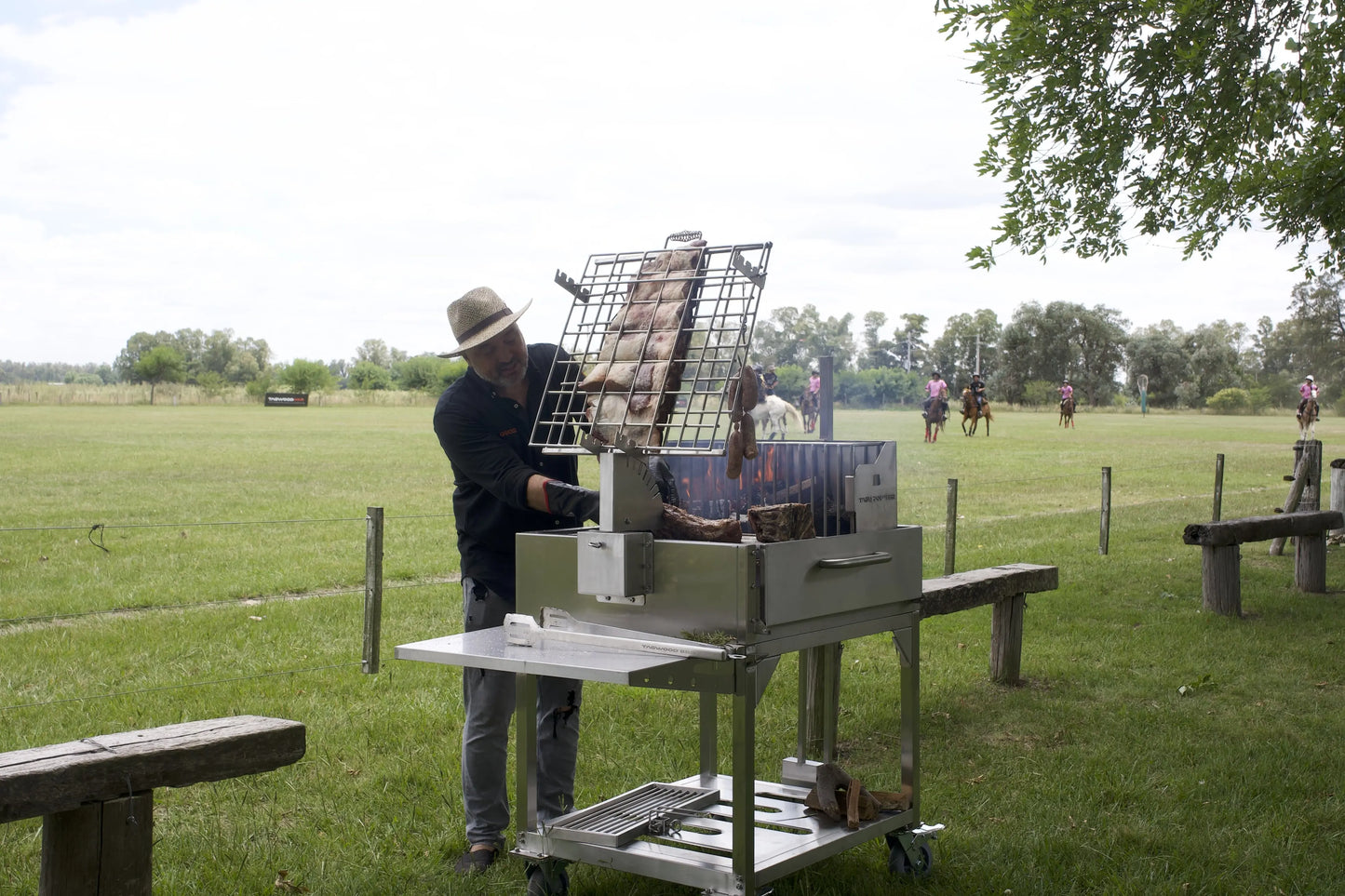 Tagwood BBQ Argentine Clamp Grill with firebox | BBQ33SS --