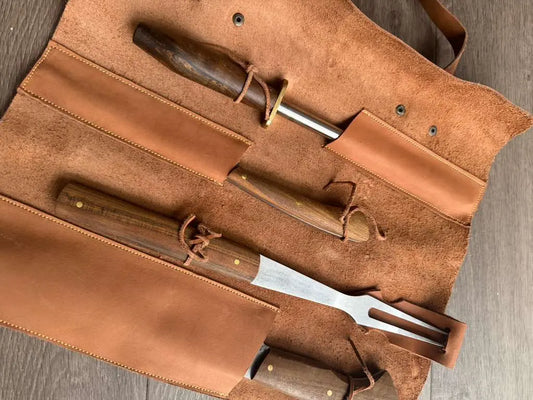 Filos y Más – Chaman Wood Handle Grill Set | Stainless Steel Knives, Fork & Sharpening Steel, Leather Roll-Up Sheath – 4 Pieces